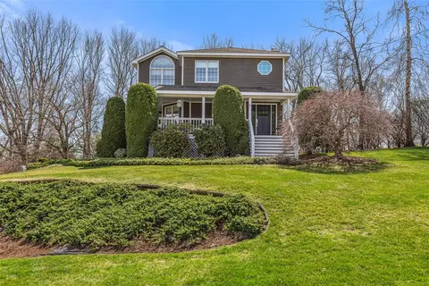 9 Heritage Dr, Lincoln, RI 02865
