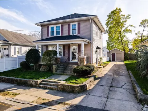 116 Burnside St, Cranston, RI 02910