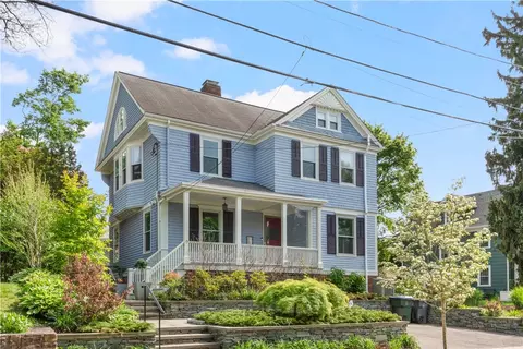 9 Oriole Ave, Providence, RI 02906