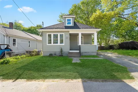 22 Viola Ave, Riverside, RI 02915