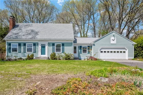 36 Rolling Acres Dr, Cumberland, RI 02864