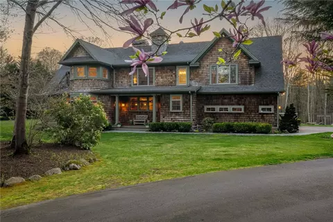92 Hidden Mere Ln, North Kingstown, RI 02852