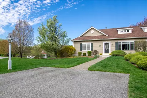 14 Leland Point Dr #14, Portsmouth, RI 02871