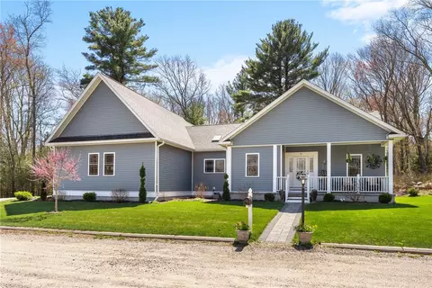 Exterior - 40 Lloyd Bowen Ct, Glocester, RI 02814 photo 2 of 12