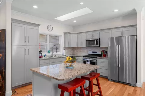 Kitchen - 40 Lloyd Bowen Ct, Glocester, RI 02814 photo 2 of 5