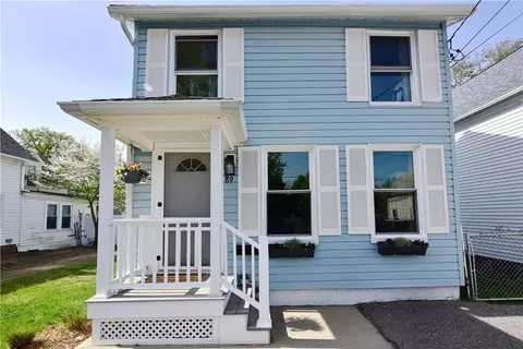 89 Rock Ave, Warwick, RI 02889