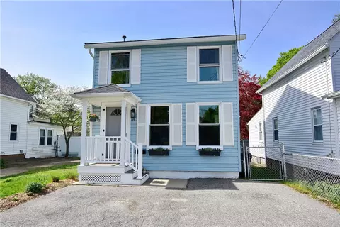 89 Rock Ave, Warwick, RI 02889 photo 3