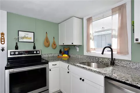 89 Rock Ave, Warwick, RI 02889 photo 14