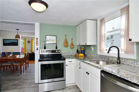 89 Rock Ave, Warwick, RI 02889 photo 12