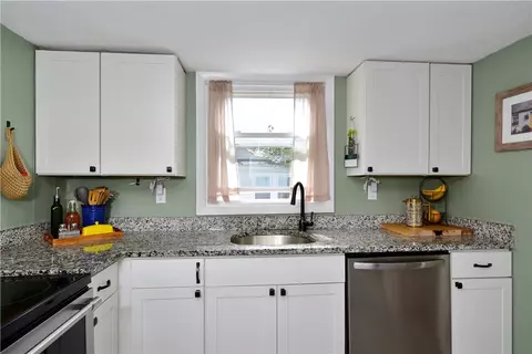 89 Rock Ave, Warwick, RI 02889 photo 15