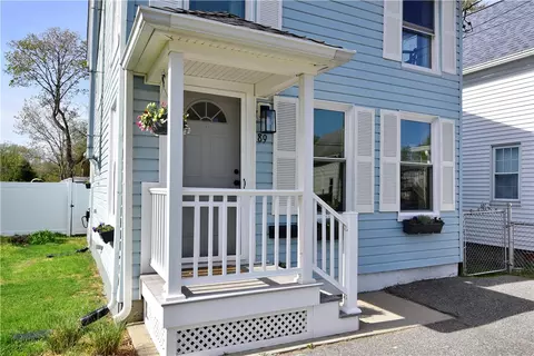 89 Rock Ave, Warwick, RI 02889 photo 4