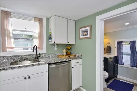 89 Rock Ave, Warwick, RI 02889 photo 16