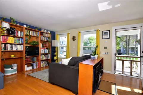 89 Rock Ave, Warwick, RI 02889 photo 5