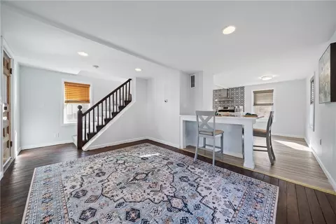 Entry Way - 112 Ottawa Ave, Warwick, RI 02889 photo 2 of 3
