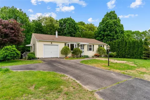 599 Walnut Hill Rd, Woonsocket, RI 02895