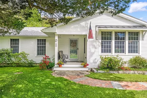 22 Pond View Dr, Little Compton, RI 02837