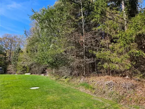 0 Crandall Rd, Tiverton, RI 02878