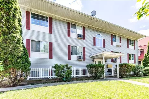 210 Lexington Ave #1, Providence, RI 02907