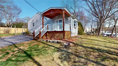 176 Nursery Ave, Woonsocket, RI 02895