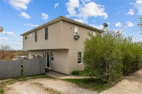 38 Clement St, Tiverton, RI 02878