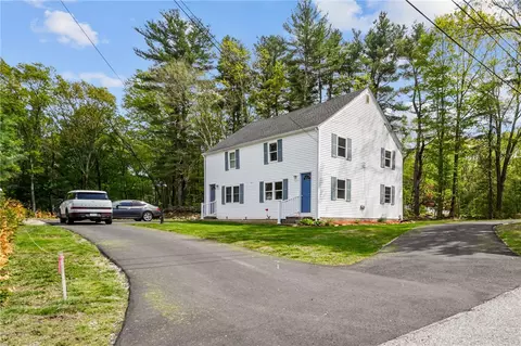 8 Battey Dr, Greenville, RI 02828