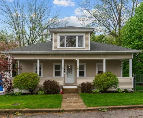 30 Hebert St, Coventry, RI 02816 photo 2