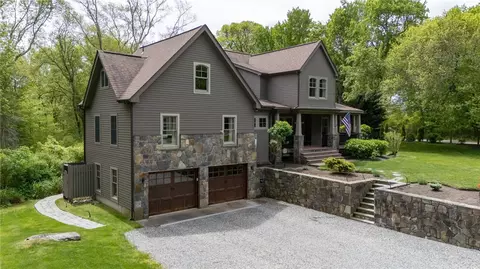 200 Miner Rd, Saunderstown, RI 02874