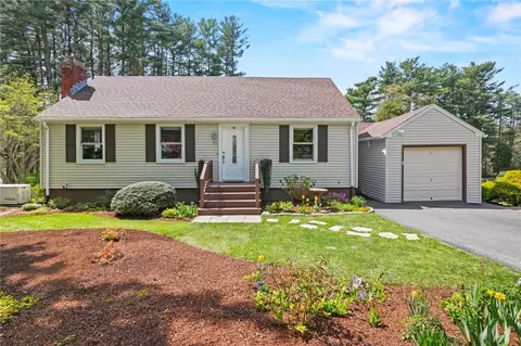 23 Pinecrest Rd, Scituate, RI 02857