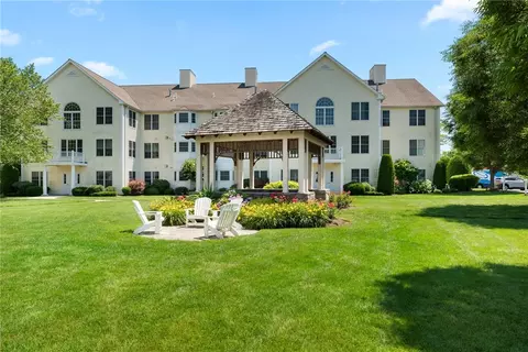 15 Saw Mill Dr #108, North Kingstown, RI 02852