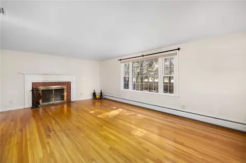 Living - 247 Love Ln, Warwick, RI 02886 photo 2 of 3