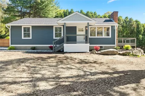 95 Capstan St, Jamestown, RI 02835