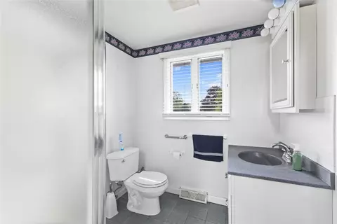 Bath - 49 Naples Ave, Warwick, RI 02886 photo 1 of 2