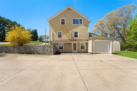880 Logee St, Woonsocket, RI 02895 photo 3