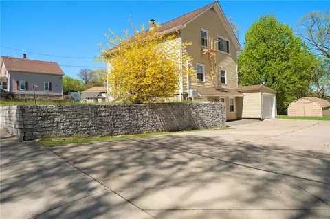 880 Logee St, Woonsocket, RI 02895 photo 4