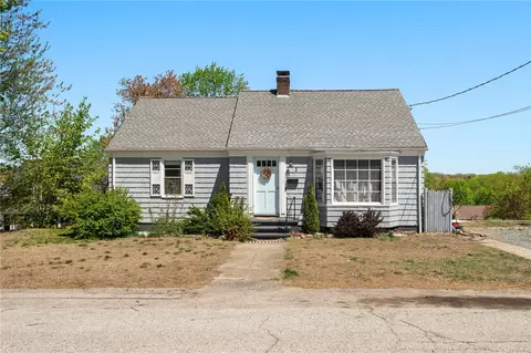 2 Notre Dame St, Coventry, RI 02816