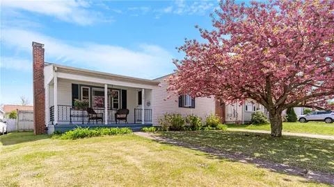 328 Magnolia St, Cranston, RI 02910