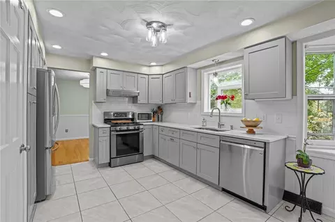 160 Sage Dr, Warwick, RI 02886 photo 7