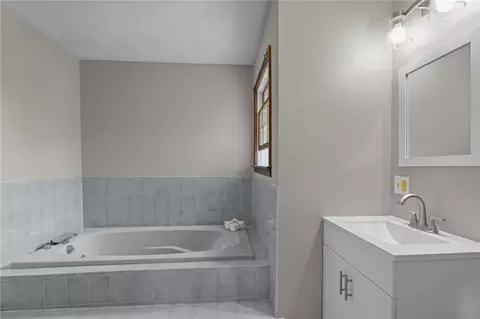 160 Sage Dr, Warwick, RI 02886 photo 30