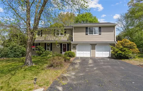 160 Sage Dr, Warwick, RI 02886 photo 2