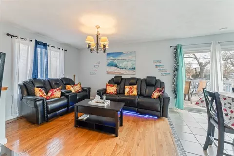 201 Horse Neck Rd, Warwick, RI 02889