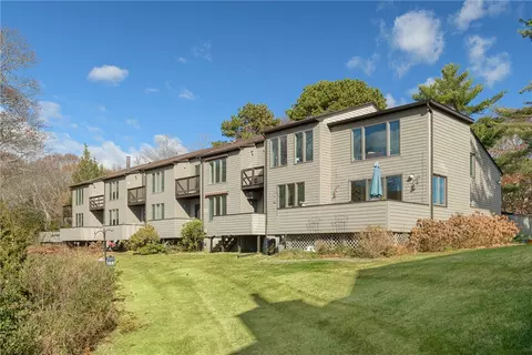 255 Fishing Cove Rd, North Kingstown, RI 02852