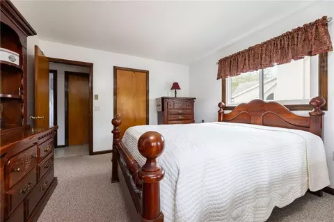 Bedroom - 82 Uzzi Ave, Westerly, RI 02891 photo 3 of 4
