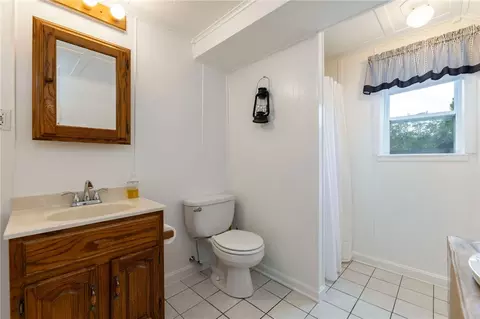 Bath - 82 Uzzi Ave, Westerly, RI 02891 photo 3 of 4