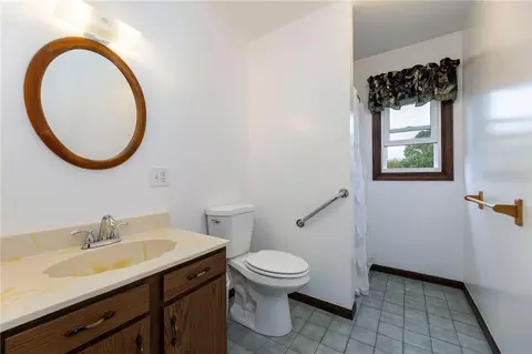 Bath - 82 Uzzi Ave, Westerly, RI 02891 photo 4 of 4