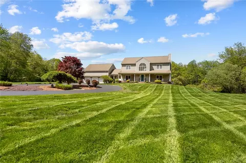 386 Tourtellot Hill Rd, Glocester, RI 02814