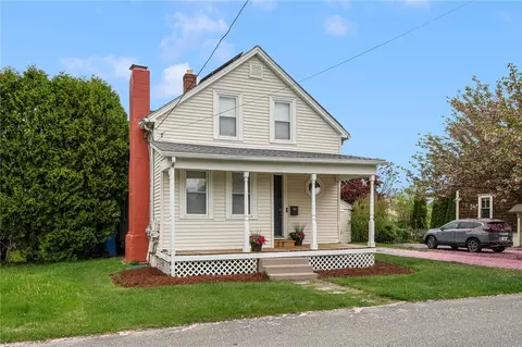 27 Hayes St, Cranston, RI 02920