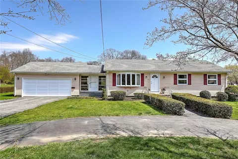 143 Sharps Lot Rd, Swansea, MA 02777