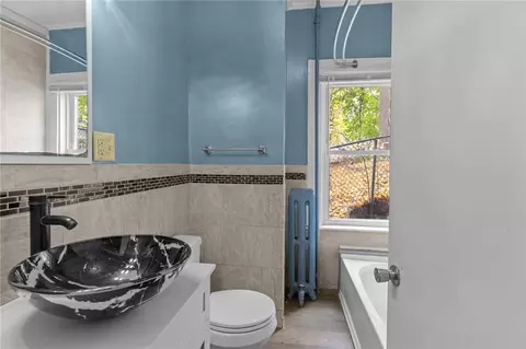 73 Boyden St, Woonsocket, RI 02895 photo 8