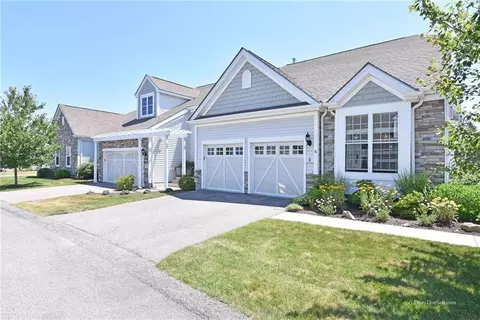 6 Yarmouth Cir, South Kingstown, RI 02879