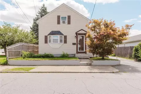 73 Manton St, Pawtucket, RI 02861